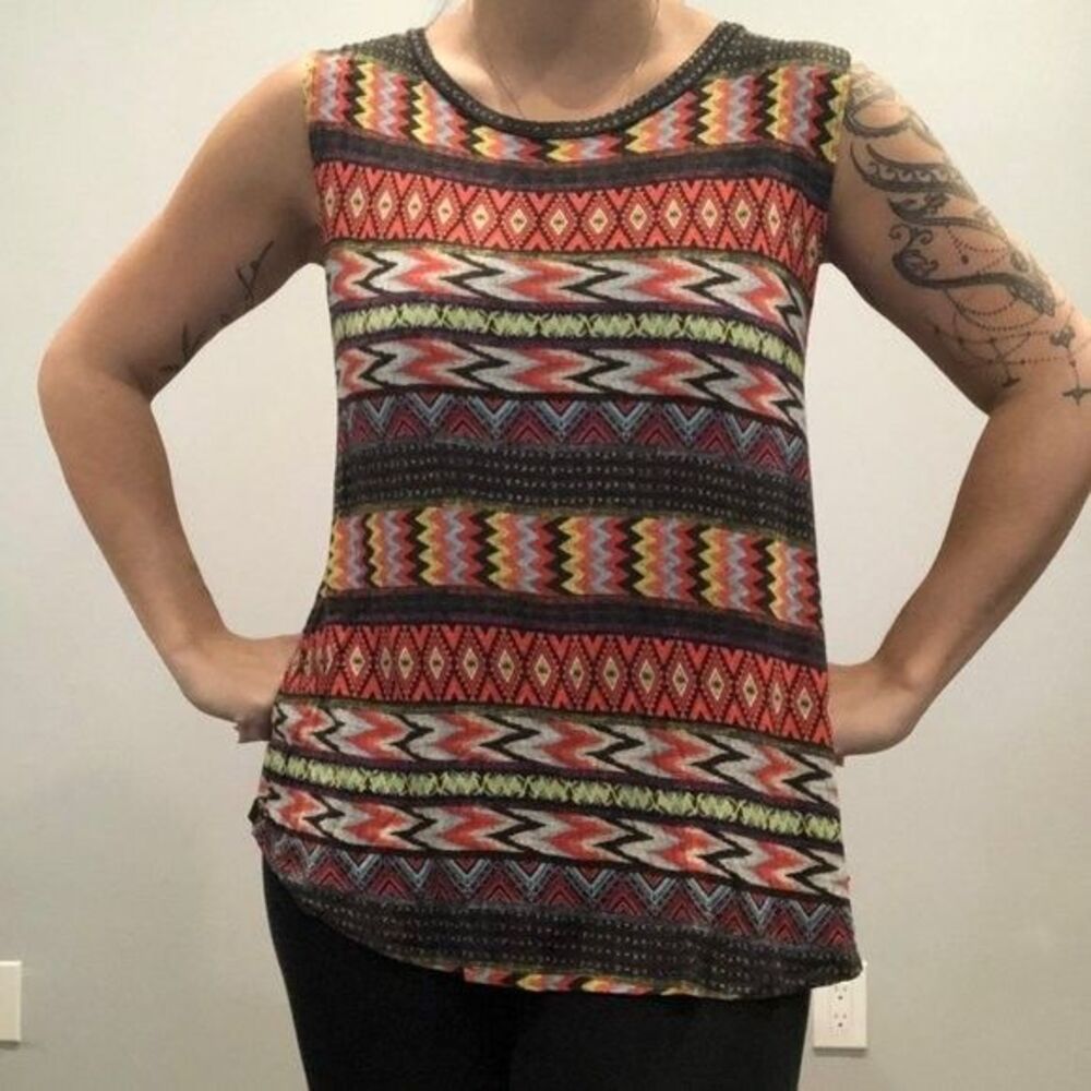 Concert by Clare Womens Medium Aztec Pattern Plain Black Back Tank Top‎